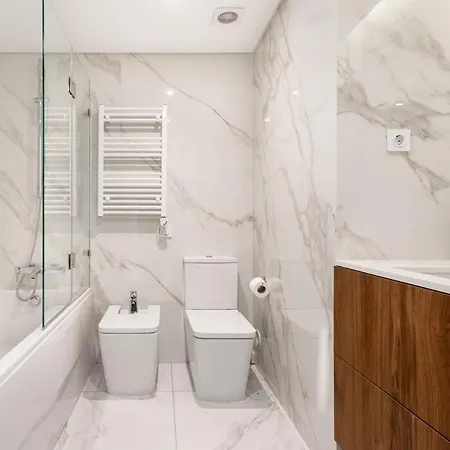 Апартаменты Altido Belem 1-br W/balcony & Parking *