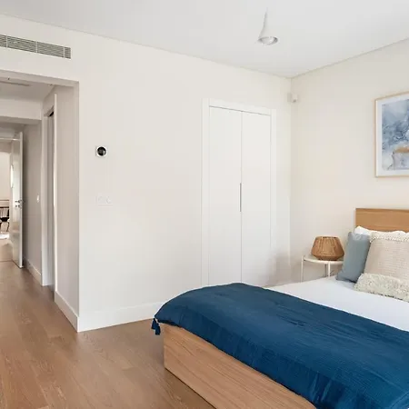 Altido Belem 1-br W/balcony & Parking Апартаменты *