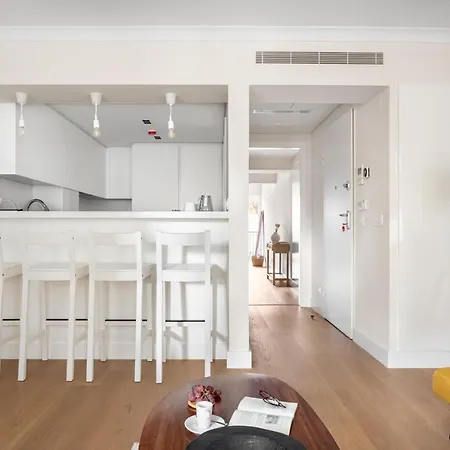 Altido Belem 1-br W/balcony & Parking Апартаменты